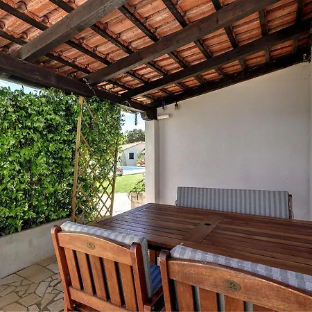 In With Terrace Pula