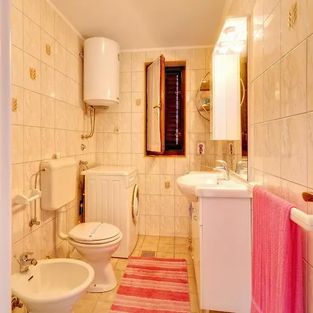 Adorable With Covered Terrace And Pool *